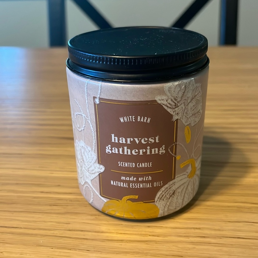 - Bath & Body Works Single Wick Candle. Harvest Gathering.